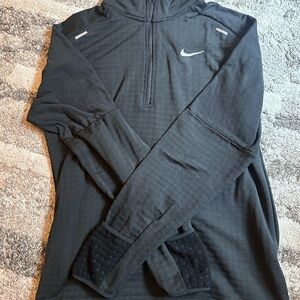 Nike Men's Black 1/4 Zip Top